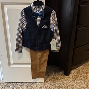 NWT Class Club, size 4, 3 Piece Vest Pant Outfit with Beige Blue Checker Shirt